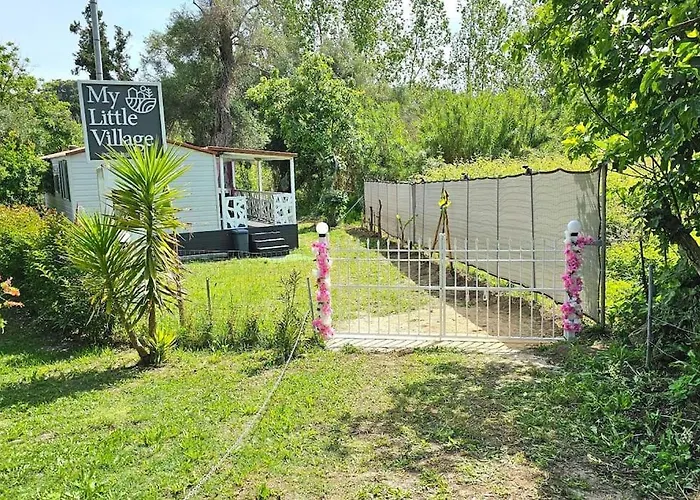 My Little Village Corfu בית נופש Perivólion